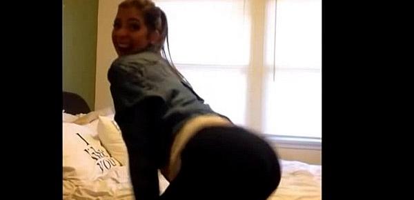  The Gabbie Show Twerking - Shaking her big fucking ass